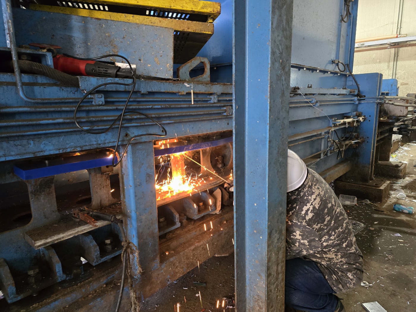 강릉 재활용동 압축기 부싱 및 브라켓 교체